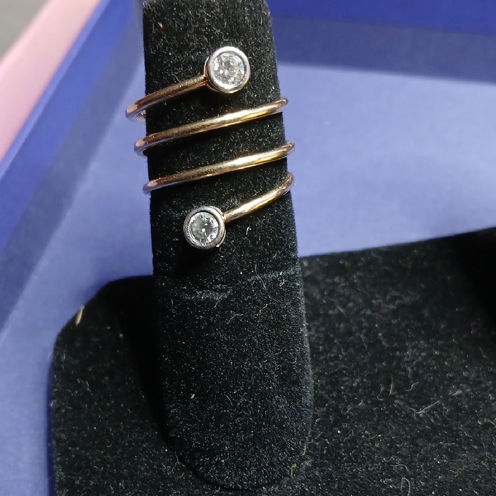 Elegant Golden Triple Band Ring with Crystals/CZs ??